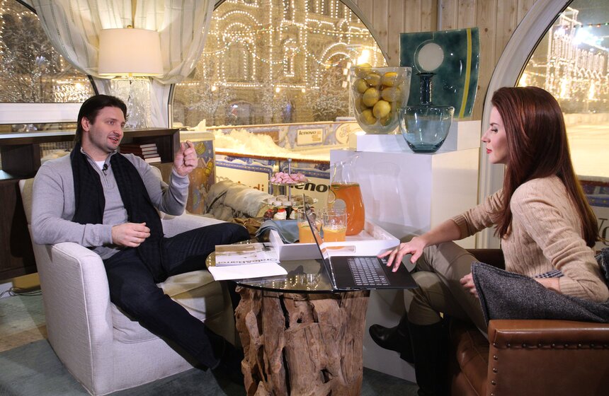 Студию "Москвы 24" на ГУМ-катке посетили 5 новых гостей 19 фото