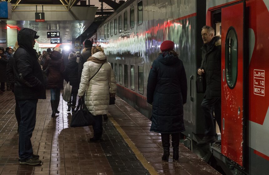 Между Москвой и Петербургом курсирует двухэтажный поезд 7 фото