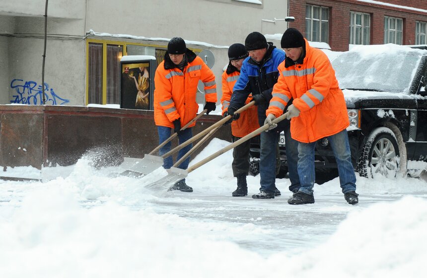 Уборка снега на одной из улиц города, 2010 год. Фото: ТАСС/ Шарифулин Валерий