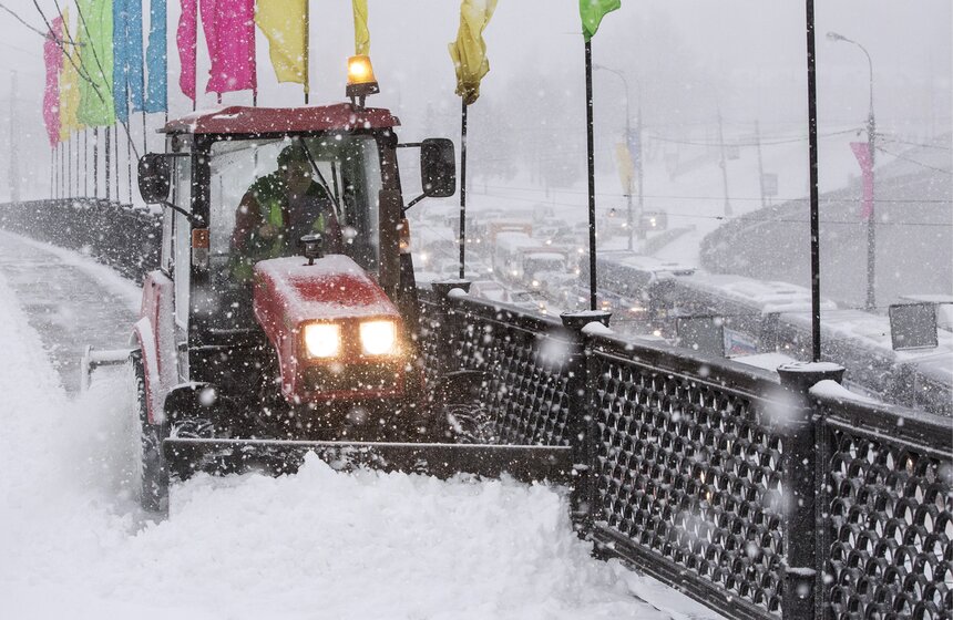 Снегоуборочная техника на одной из улиц города, 2014 год. Фото: ТАСС/ Питалев Илья