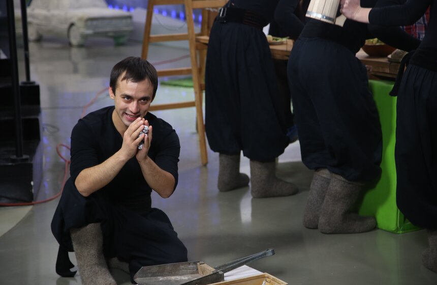 Спектакль Московского театра кукол "Майская ночь" - режиссер Каролина Жерните