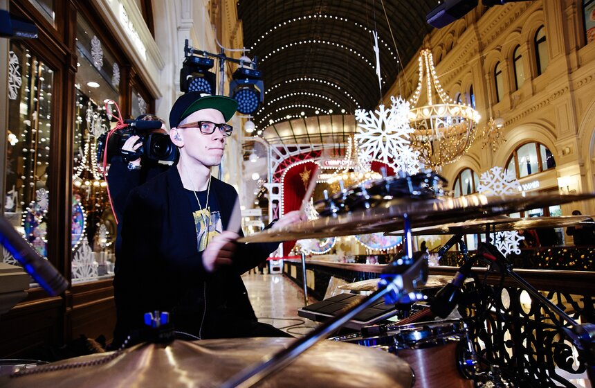 Елка приняла участие в записи новогоднего "Живого звука" 2 фото