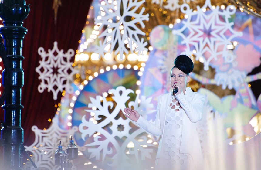 Елка приняла участие в записи новогоднего "Живого звука" 7 фото