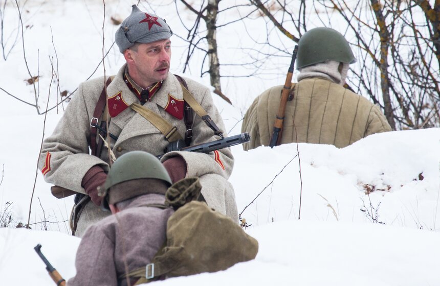 Военно-историческая реконструкция контрнаступления под Москвой 9 фото