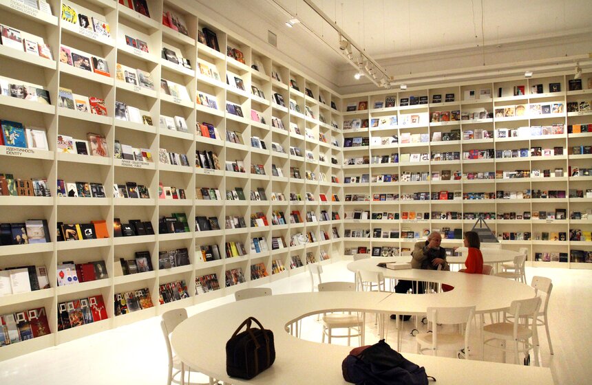 В ММОМА открылась выставка "Музей с предсказаниями" 4 фото