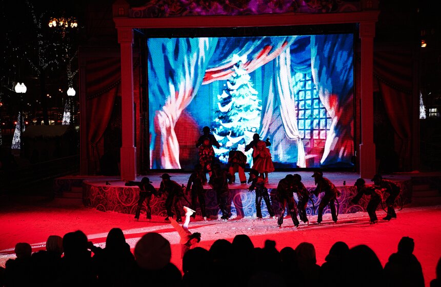 Каток на Пушкинской площади открылся спектаклем "Щелкунчик" 6 фото