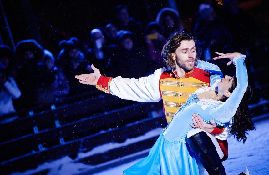 Каток на Пушкинской площади открылся спектаклем "Щелкунчик" 11 фото