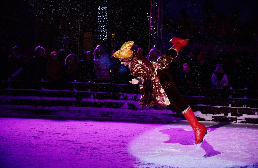 Каток на Пушкинской площади открылся спектаклем "Щелкунчик" 18 фото