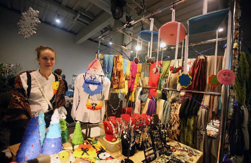 На "Флаконе" открылась рождественская ярмарка 6 фото