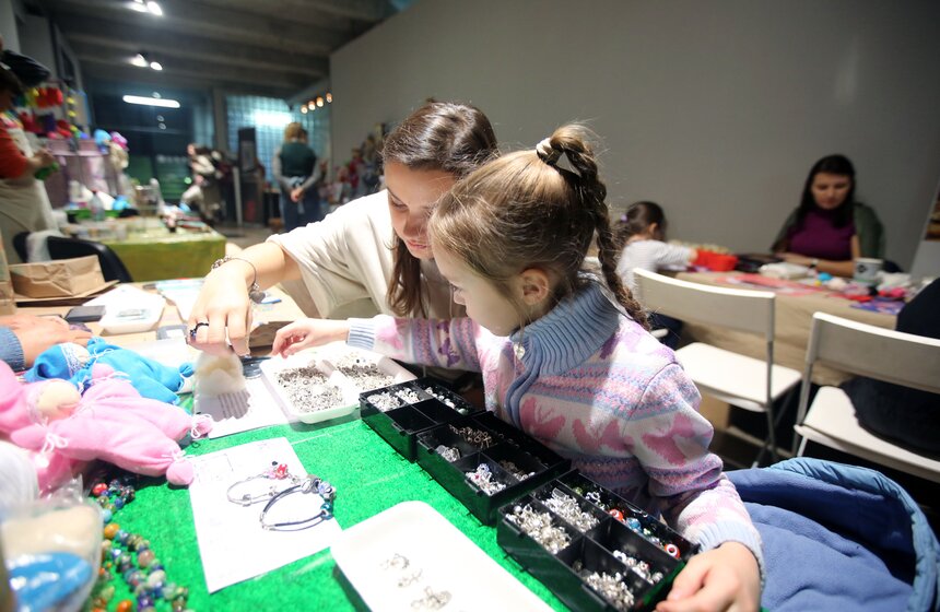 На "Флаконе" открылась рождественская ярмарка 4 фото