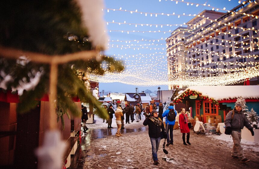Москва готовится к открытию фестиваля "Путешествие в Рождество" 15 фото