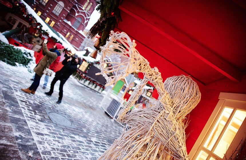 Москва готовится к открытию фестиваля "Путешествие в Рождество" 5 фото