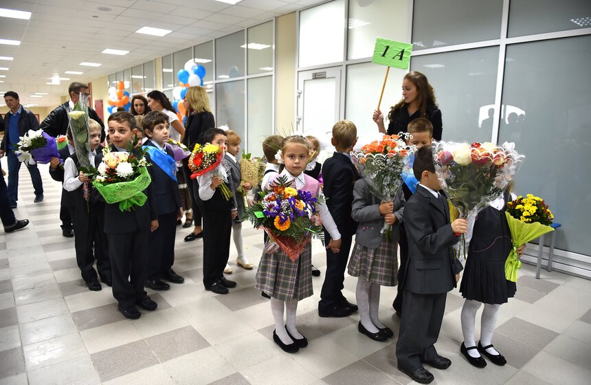 В Новых Ватутинках 1 сентября открылась школа 8 фото