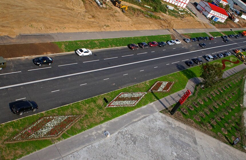 У стадиона "Открытие Арена" установили скульптуру Спартака 14 фото