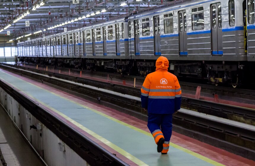 В Москве представили новую спецодежду для сотрудников метро 15 фото