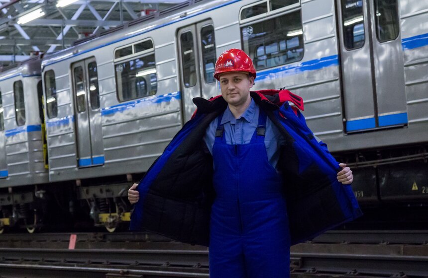 В Москве представили новую спецодежду для сотрудников метро 13 фото