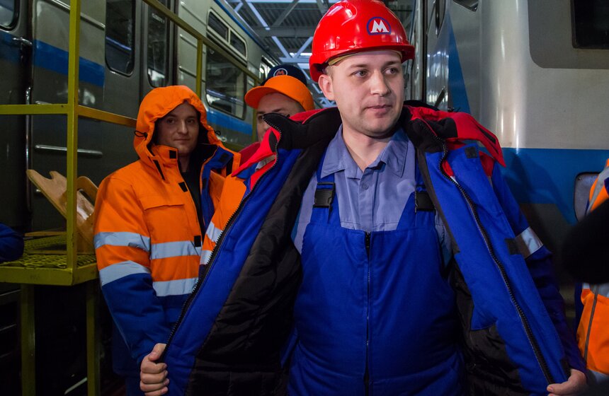 В Москве представили новую спецодежду для сотрудников метро 22 фото