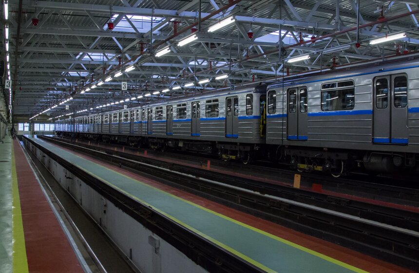 В Москве представили новую спецодежду для сотрудников метро 3 фото