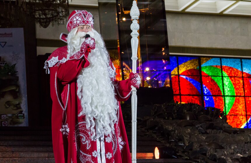 В Москве открылся фестиваль "История новогодней игрушки" 27 фото