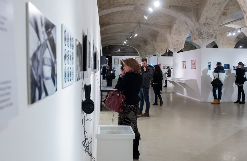 На "Винзаводе" открылась выставка "Пионеры звука" 4 фото