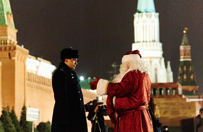 Главную новогоднюю ель страны доставили на Соборную площадь 11 фото