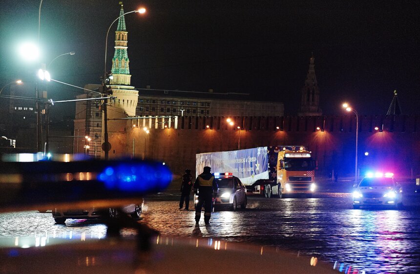 Главную новогоднюю ель страны доставили на Соборную площадь 1 фото