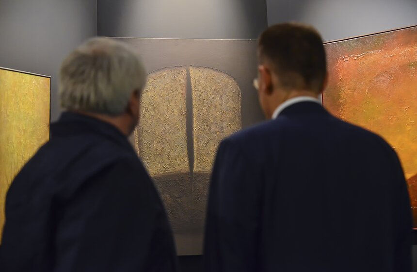 В Музее современной истории России открылась выставка "Эмоции" 18 фото