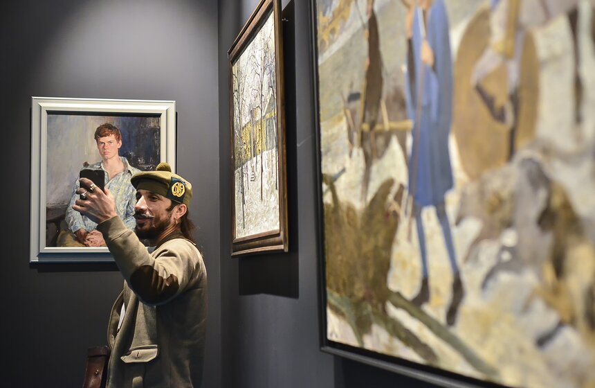 В Музее современной истории России открылась выставка "Эмоции" 16 фото