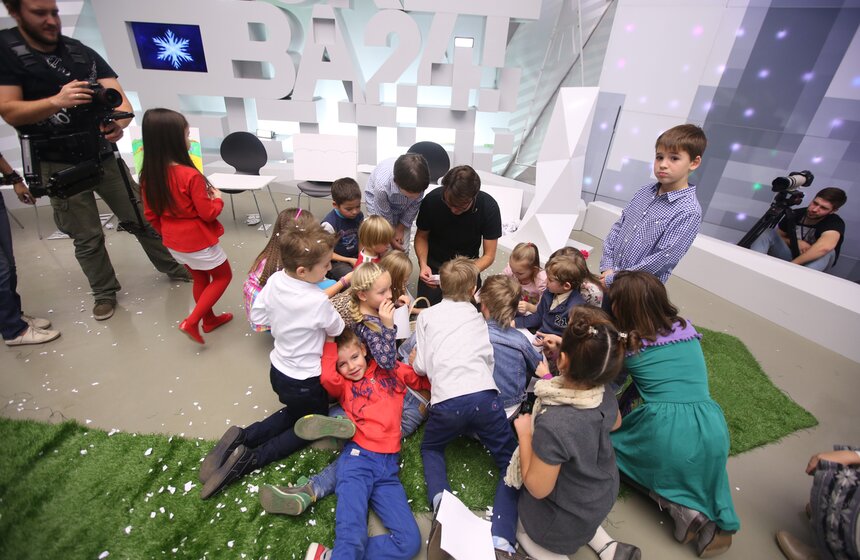 Спектакль Московского театра кукол "Снежная королева" - режиссер Майя Краснопольская