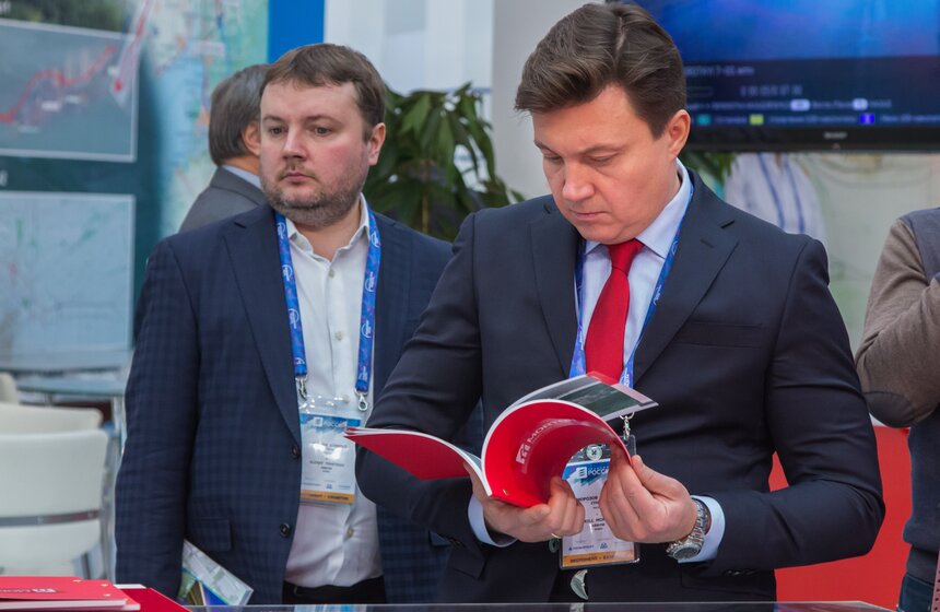 В Гостином Дворе открылся форум "Транспорт России" 5 фото