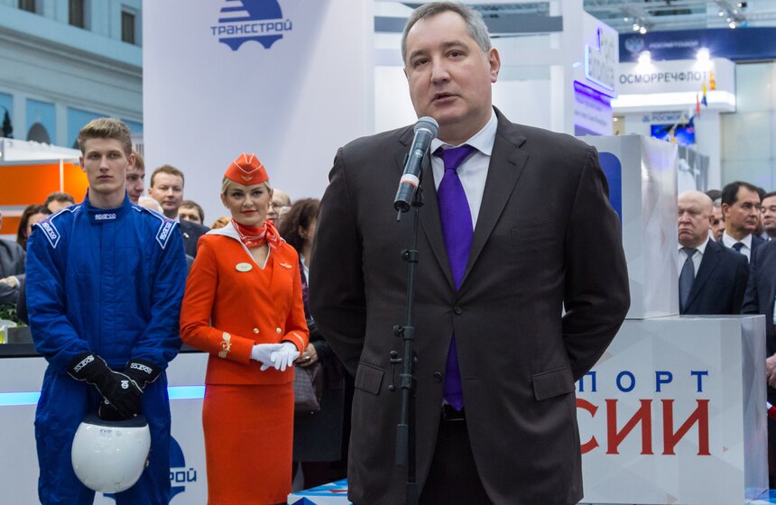 В Гостином Дворе открылся форум "Транспорт России" 3 фото