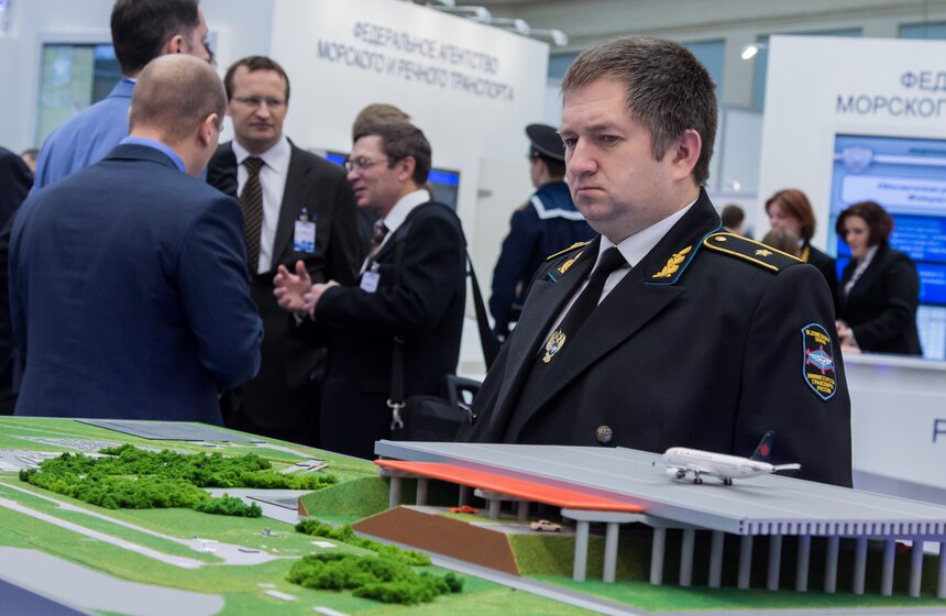 В Гостином Дворе открылся форум "Транспорт России" 9 фото