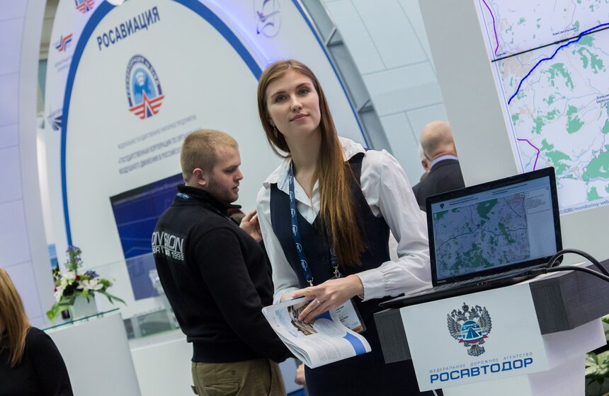 В Гостином Дворе открылся форум "Транспорт России" 11 фото