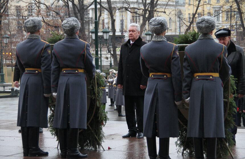 Сергей Собянин возложил венки к Могиле Неизвестного Солдата 8 фото