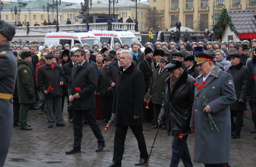 Сергей Собянин возложил венки к Могиле Неизвестного Солдата 18 фото