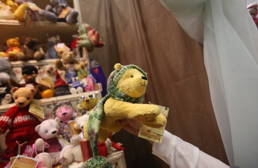 На "Тишинке" проходит выставка коллекционных мишек Teddy 17 фото