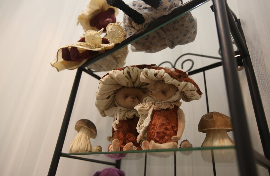 На "Тишинке" проходит выставка коллекционных мишек Teddy 9 фото