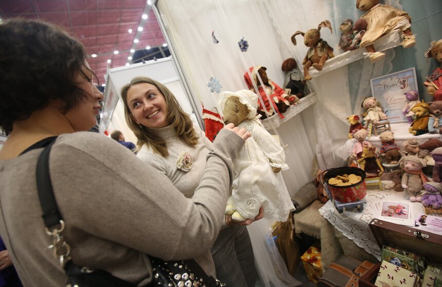 На "Тишинке" проходит выставка коллекционных мишек Teddy 7 фото