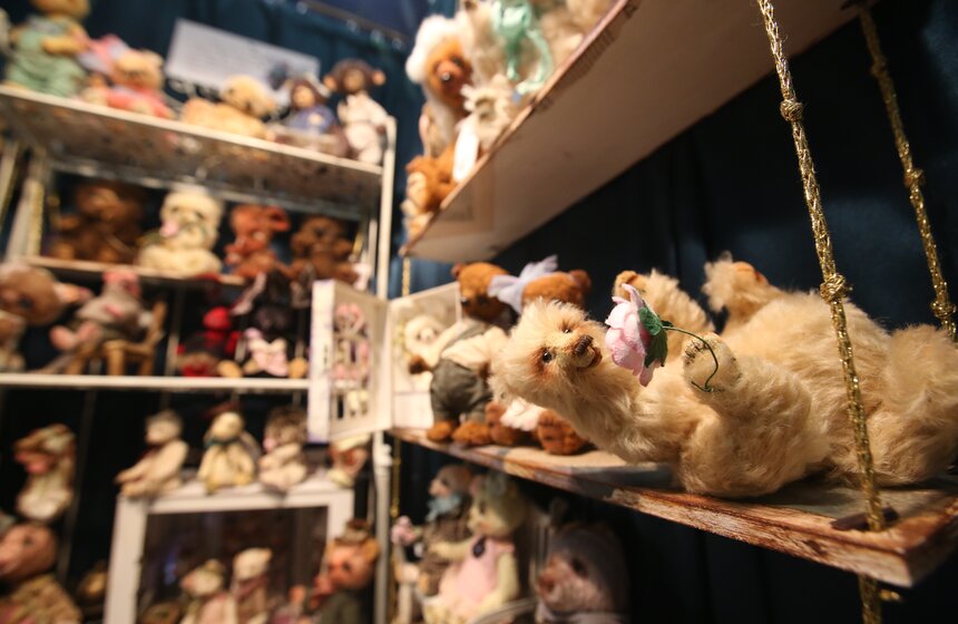 На "Тишинке" проходит выставка коллекционных мишек Teddy 12 фото