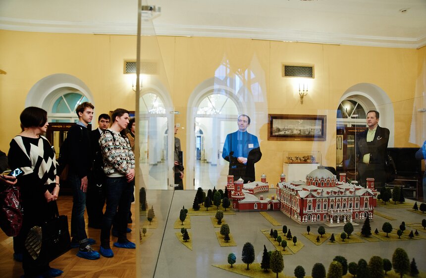 Экскурсия по Петровскому путевому дворцу 13 фото