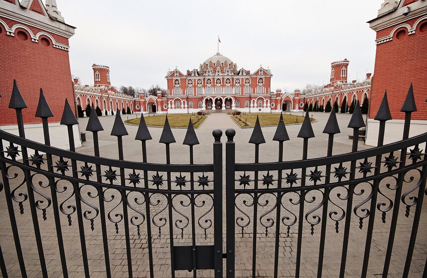 Экскурсия по Петровскому путевому дворцу 2 фото