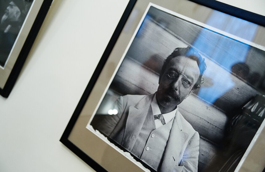 Выставка фотографа Челнокова "Carpe diem" открылась в столице 11 фото