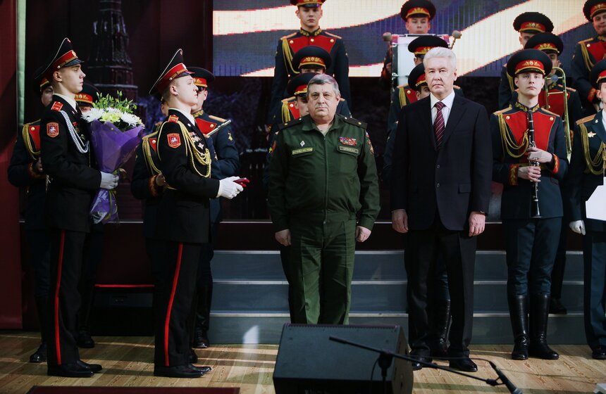 Собянин поздравил ветеранов с годовщиной битвы под Москвой 20 фото