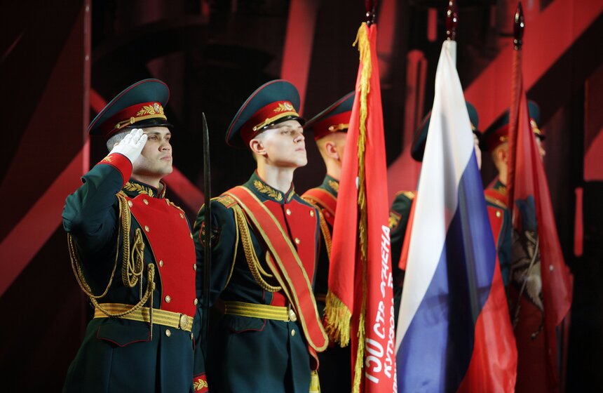 Собянин поздравил ветеранов с годовщиной битвы под Москвой 14 фото