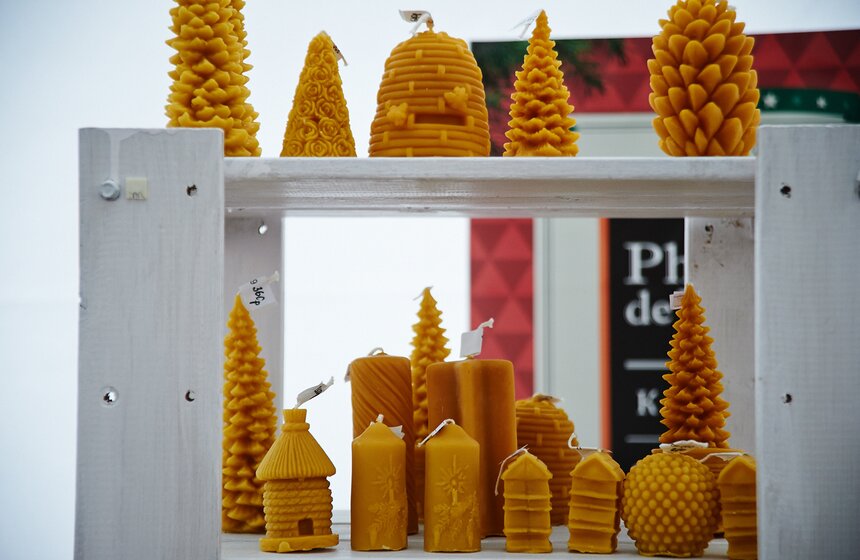 В парке искусств  МУЗЕОН появилась елка-лабиринт 10 фото