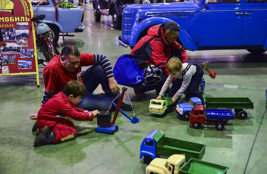 Семейный праздник "Классическое Рождество – забавы и подарки" 5 фото