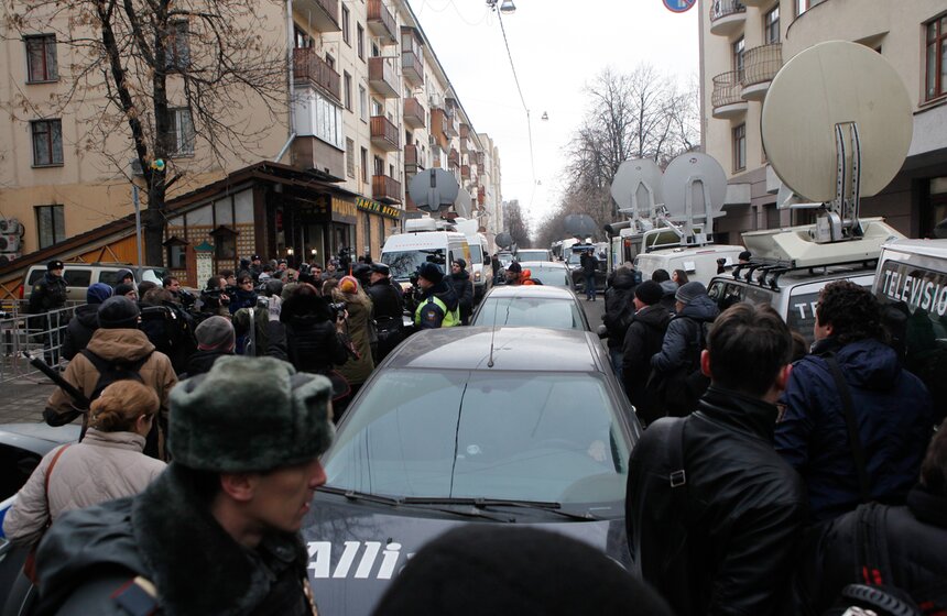 Расула Мирзаева признали виновным, но отпустили в зале суда 10 фото