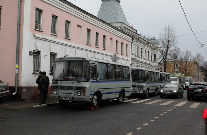 Расула Мирзаева признали виновным, но отпустили в зале суда 18 фото
