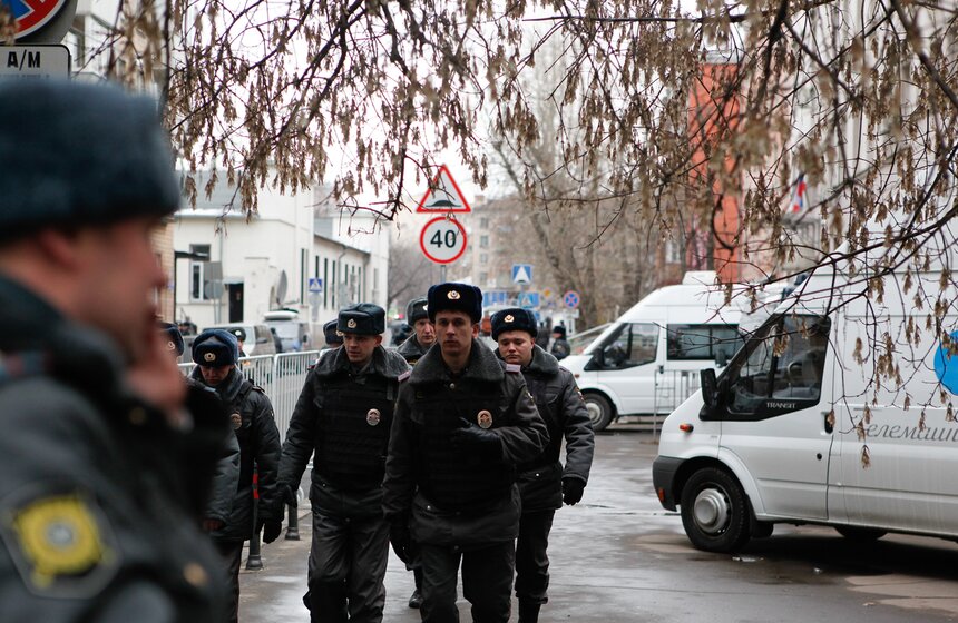 Расула Мирзаева признали виновным, но отпустили в зале суда 14 фото