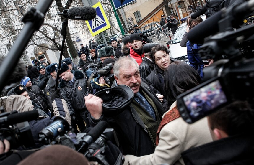 Расула Мирзаева признали виновным, но отпустили в зале суда 1 фото